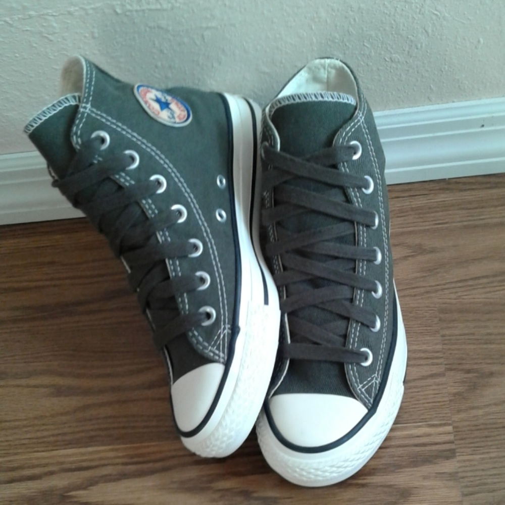 CONVERSE hi top new sz 3.5 men's wo s 5.5